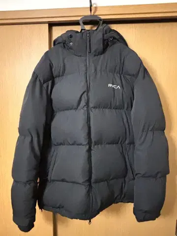RVCA 블랙 다운 자켓 XL