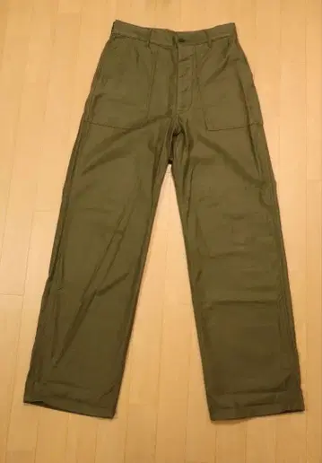 HYKE BACK SATIN BAKER PANTS