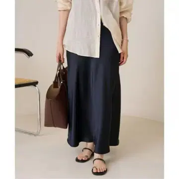 [ 미사용 새상품 ] IENA 새틴 바이어스 스커트 34 (손세탁 가능)