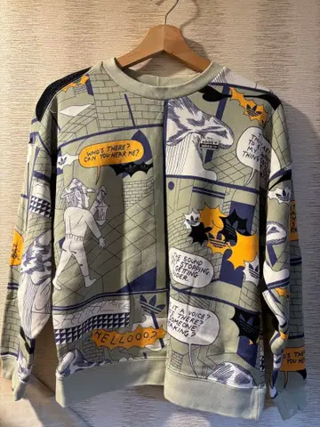 adidas 코믹풍 트레이닝복 M 사이즈