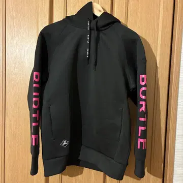 BURTLE 코난 한정판 에어 테크 M