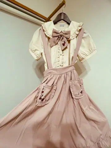 160cm 프릴 셔츠 & 서스펜더 스커트 세트