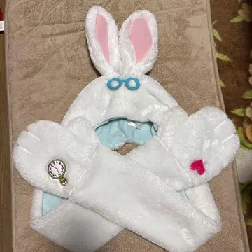 토끼 귀 달린 팬캡 장갑 포함