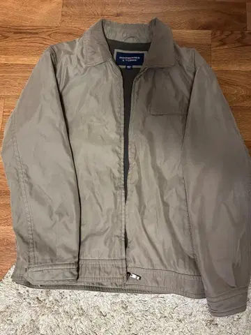 지퍼 자켓 가슴 포켓 부착 지퍼 파손