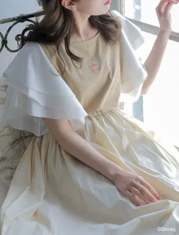 Areeam 앨리스 프릴 다이나 T셔츠