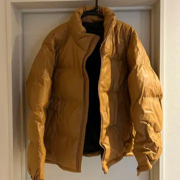 브라운 다운 자켓 충전솜