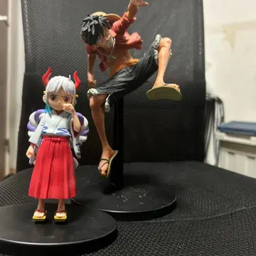 루피와 치히로 액션 피규어 세트