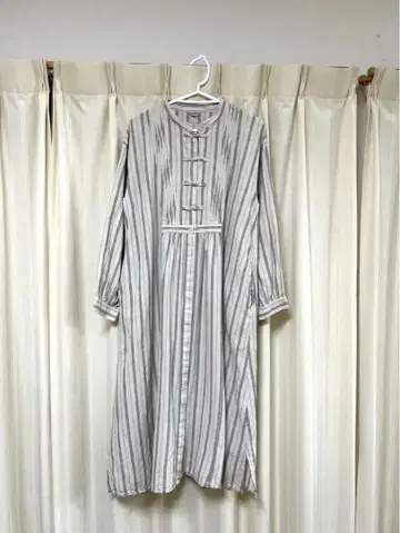 사만사 모스모스 차이나 버튼 스트라이프 롱 원피스