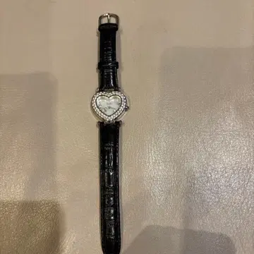 하트형 스톤 장식 손목시계