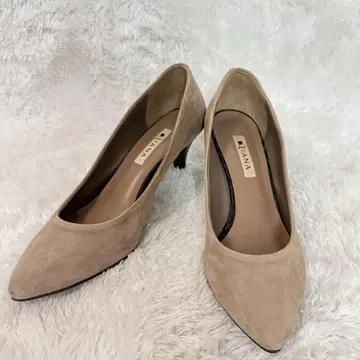 새상품급 Diana 펌프스 스웨이드 베이지 24.5 스틸레토