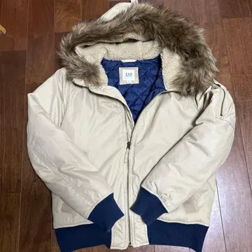 GAP 베이지 다운 자켓 퍼 포함