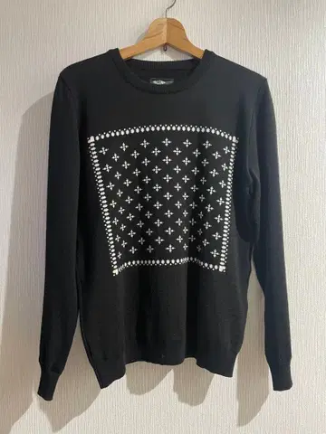 CHALLENGER 블랙 니트 M 사이즈