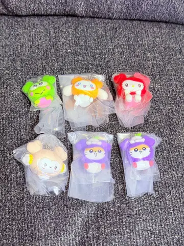 TWICE LOVELYS 산리오 묶음 판매 6점