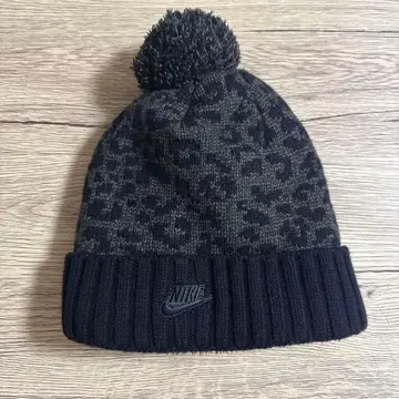 Nike 레오파드 무늬 니트 모자