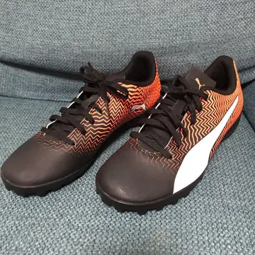 미사용 새상품 푸마 축구 트레이닝 슈즈 풋살 25cm