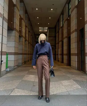 클라네 SLIM STRAIGHT PRESS PANTS