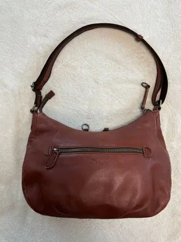 Dakota 브라운 숄더백