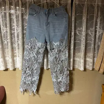 데님 청바지 레이스 꽃무늬 보태니컬 무늬 새 절개 디자인 걸리시