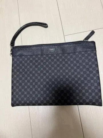 DAKS 블랙 체크 무늬 클러치백