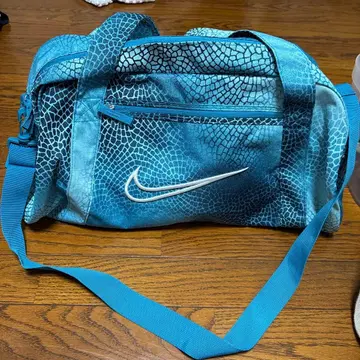 Nike 크랙 패턴 보스턴 백