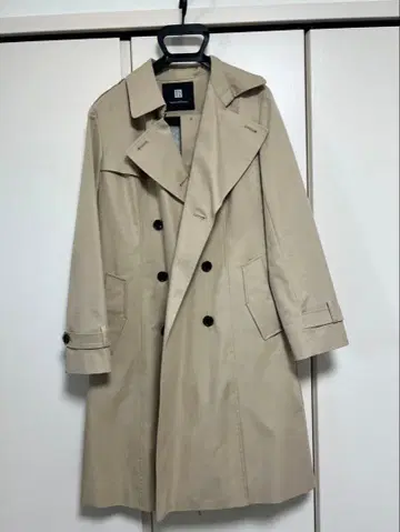 베이지 더블 브레스트 트렌치코트 취업활동 오피스