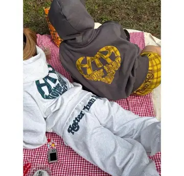 wiggle wiggle x HTH heart logo hoodie