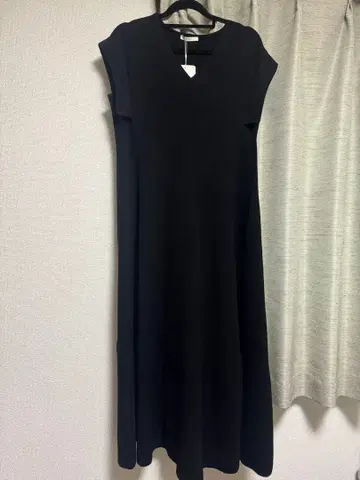 새상품 Le Phil 르 필 롱 원피스 프렌치 슬리브 블랙