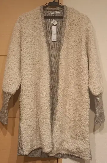 FENNDL 아이보리와 그레이 플리스 니트