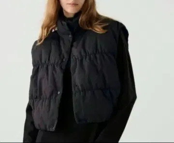 새상품 유니클로 C UNIQLO C 다운 크롭 베스트 L / 블랙