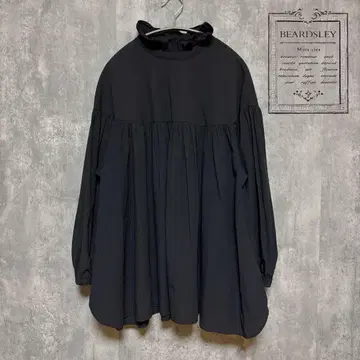 BEARDSLEY 비어즐리 프릴 넥 개더 블라우스 블랙 워셔블