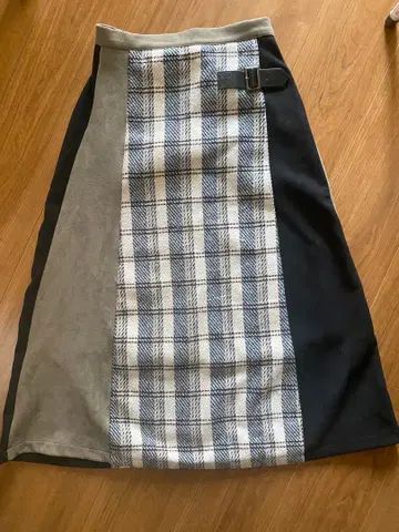 아리에스 미라쥬 체크 패널 스커트