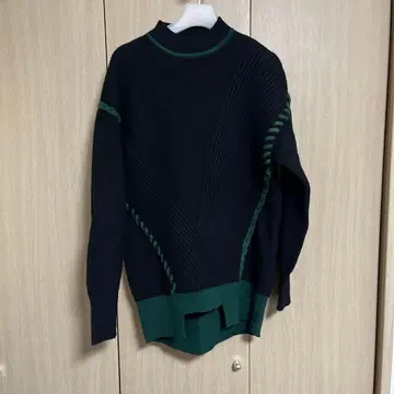 UN3D 긴팔 스웨터