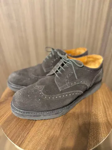 다크 브라운 스웨이드 윙팁 슈즈