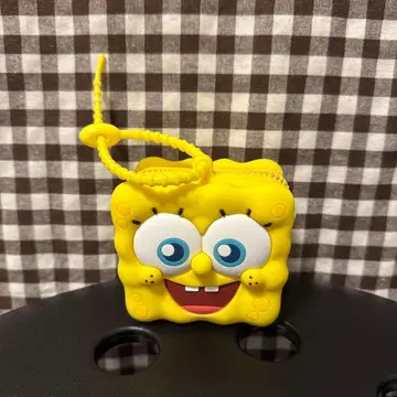 popmart 스펀지밥 이어폰 케이스