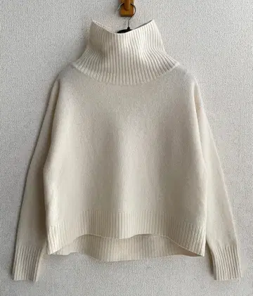 ROPE Mademoiselle 캐시미어 혼방 터틀넥 니트 풀오버