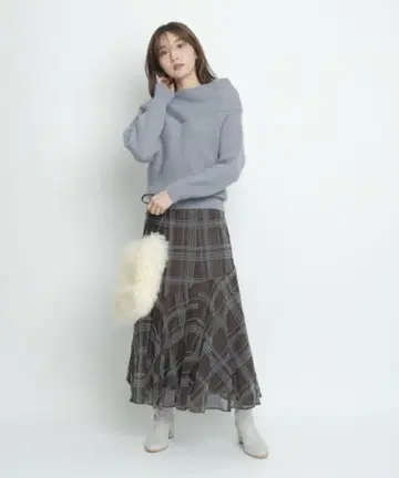 JUSGLITTY 저스길리티 체크 플로키 헴 플레어 스커트