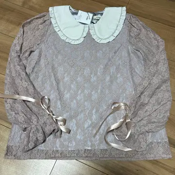 evelyn 새상품 미착용 새상품 지뢰 양산형 레이스 옷깃 bs 블라우스