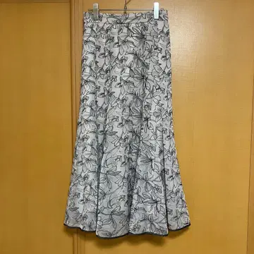 JUSGLITTY 플라워 자수 스커트