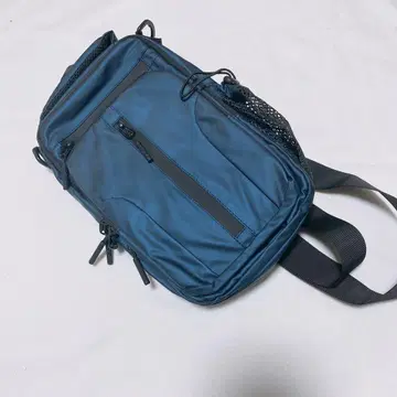 네이비 나일론 숄더백