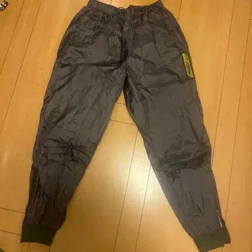 그레이 나일론 조거 팬츠