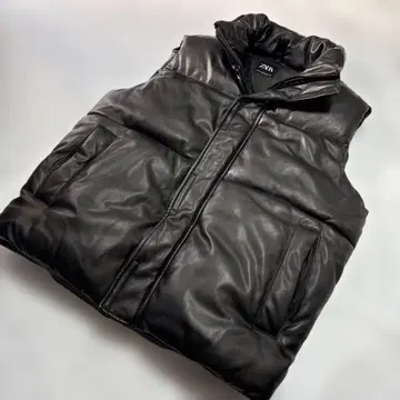 새상품급 ZARA 자라 인조 가죽 블랙 다운 베스트 XL 상당