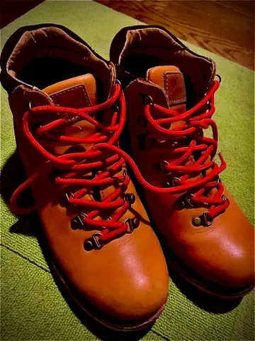 BEAMS Heart 오렌지 가죽 하이컷 부츠