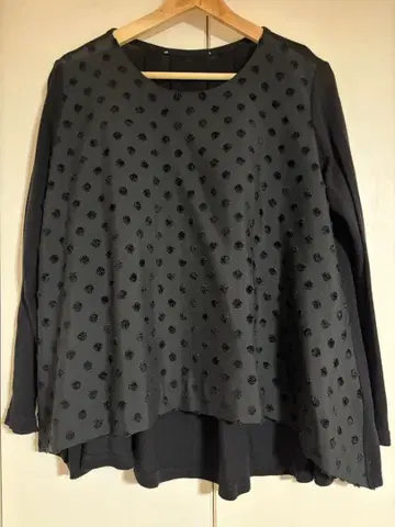 비어즐리 도트 패턴 니트