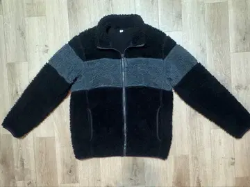 UNIQLO 보아 플리스 자켓 블랙 그레이 보더 바이컬러 M