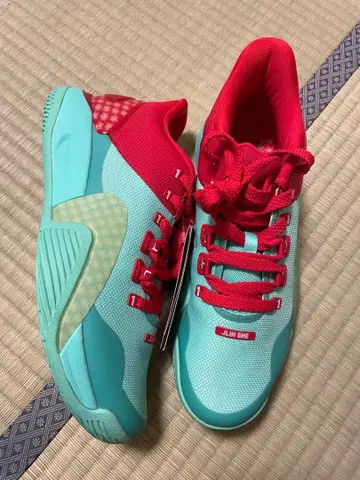 JLIN ONE 크리스마스 스니커즈