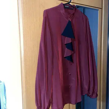 MILKBOY 와인 레드 프릴 긴팔 셔츠