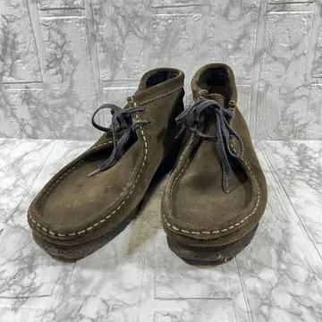 [ 새상품급 ] Clarks 클락스 왈라비 부츠 스웨이드 모카신 카키