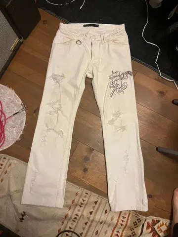 roar 화이트 데님 v