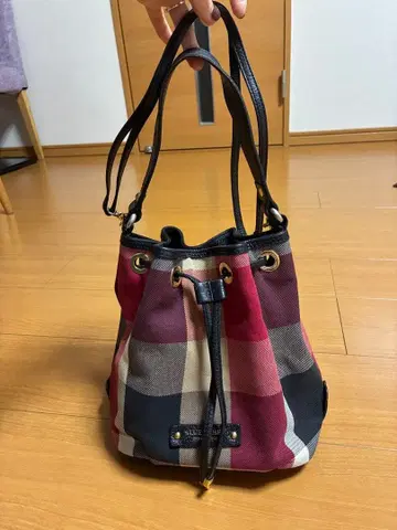 BLUE LABEL CRESTBRIDGE 체크 무늬 버킷 백