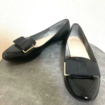 아르테미스 바이 다이애나 그로그랭 리본 플랫 로퍼 펌프스